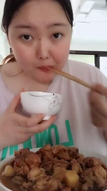 视频吃饭,跟随镜头品味世界佳肴